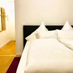 Q! Apartments Berlin Alex